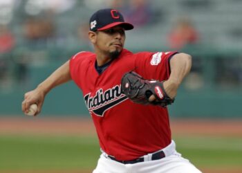 Carlos Carrasco lanzará un juego simulado el viernes (+Video)