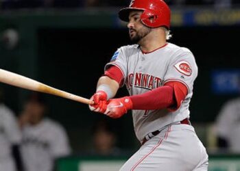 Suárez declaró su enemigo al pitcheo de los Marlins al disparar su 38vo cuadrangular del año