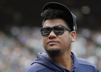 Félix Hernández lanzó dos entradas perfectas en su regreso al montículo tras lesión