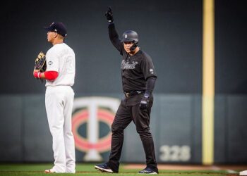 Víctor Reyes sobresalió en un sábado histórico para Miguel Cabrera