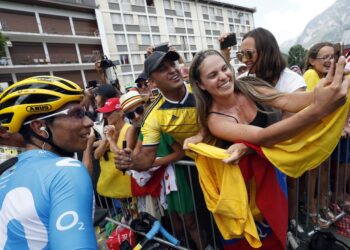 Inicia la vuelta a España y suramericanos esperan concretar barrida en tours del ciclismo mundial