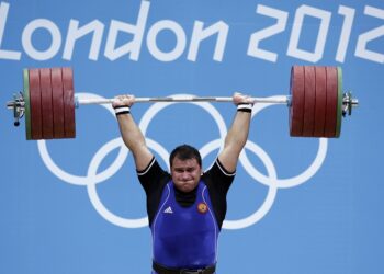 Cinco pesistas rusos enfrentan más cargos de dopaje