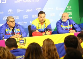 Comité Olímpico presentó a Albert Subirats como entrenador del seleccionado patrio de natación