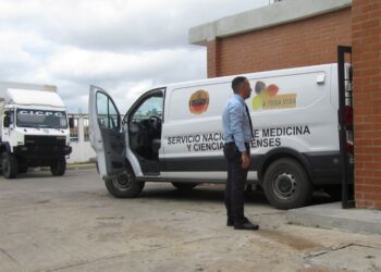 De múltiples disparos mataron a residente de una urbanización