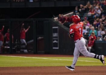 Andrés Galarraga felicitó a Eugenio Suárez por superarlo en jonrones