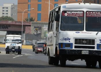 Repentino aumento del precio del pasaje sorprendió a la colectividad