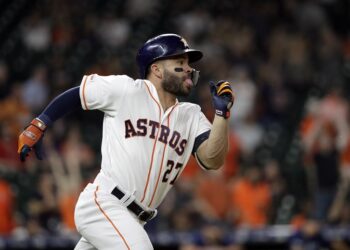 José Altuve superó la marca de hits de César Tovar en las Grandes Ligas