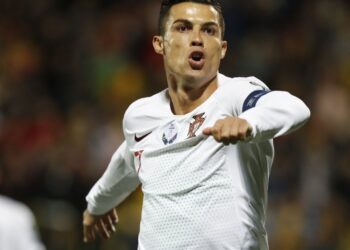 Cristiano marcó cuatro tantos y guió lauro de Portugal rumbo a la Eurocopa