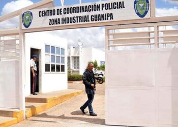 Apresaron a pareja señalada de maltratar a sus dos hijos