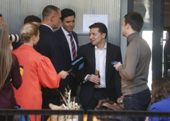 Zelenskiy: Ucrania investigará si hubo injerencia en EEUU