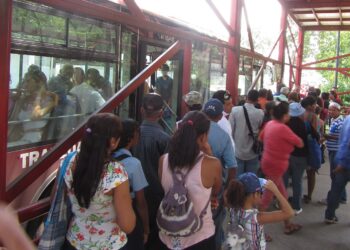 Usuarios se quejan de la decadencia de servicio del BTR