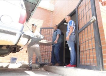 Un pintor murió electrocutado al rozar un cable de alta tensión