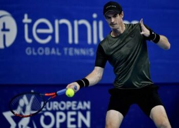 Murray avanza a primera final tras cirugía en Amberes