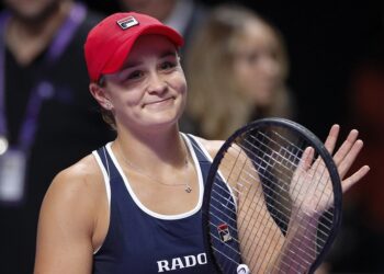 Barty y Bencic acceden a semis de Finales de la WTA