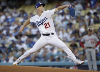Buehler, Muncy brillan en triunfo de Dodgers sobre Nacionales