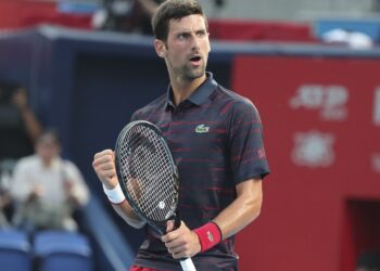 Djokovic sigue a paso firme en Abierto de Japón