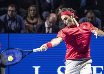 Federer se retira de la Copa ATP, el 1er torneo del año