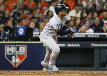 Un encendido Torres mantiene el ritmo perfecto de los Yanquis en los playoffs