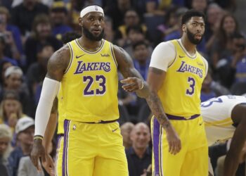 Davis y James tienen altas expectativas con Lakers