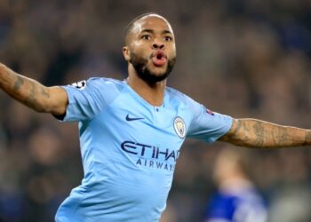 Manchester City mete presión a Liverpool en el liderato de la tabla