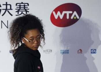 Osaka se baja de las Finales de la WTA por lesión