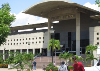 Les pusieron “los ganchos” a presuntos ladrones