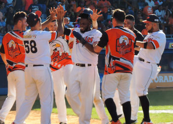 Las Águilas dominaron un singular Juego de La Chinita