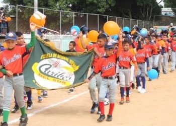 Ligas Carlos Parra y Tadeo Flores inauguraron sus campañas con un acto repleto de colorido (+Fotos)