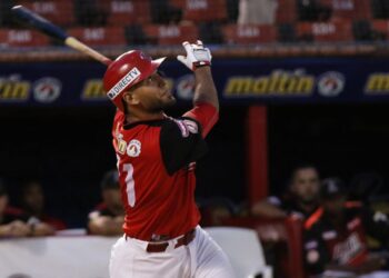 Gabriel Lino pasó de Tigres a Caribes en un cambio por Edwin García
