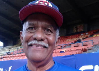 Gregorio Machado regresa a la LVBP y se uniformó con los Tiburones de La Guaira