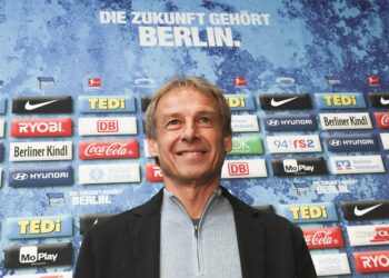 Klinsmann regresa al banquillo como técnico de Hertha Berlín