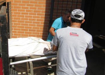 Familiares identificaron a dos jóvenes ultimados en Naricual