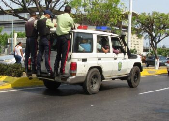 Oficiales arrestaron a un presunto violador