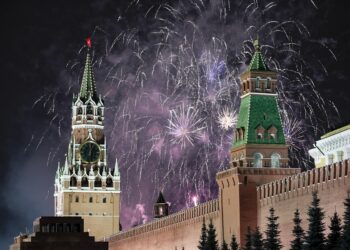 El mundo celebra 2020 y el inicio de una nueva década