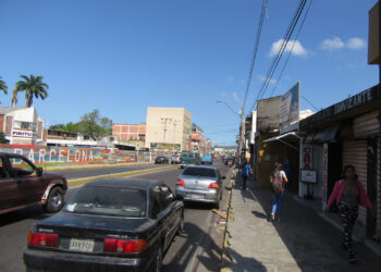 Encapuchados asaltaron a pasajeros y choferes