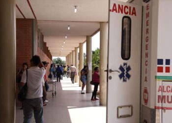 Incendio de autobús dejó dos lesionados