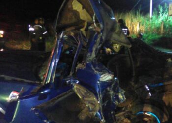 Una mujer pereció en choque de carro y autobús