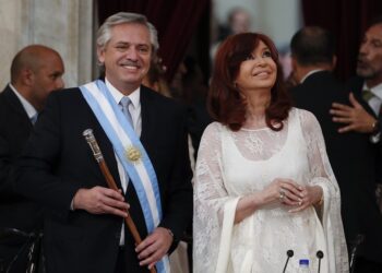 Por falta de personal Oficina Anticorrupción Argentina deja sin querellas causas contra Cristina Kirchner