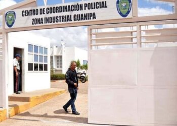 Policías de El Tigrito atraparon a tres sospechosos