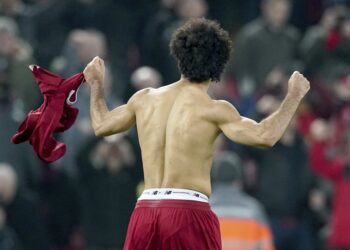 Liverpool aumentó ventaja sobre el City después de vencer a Manchester United