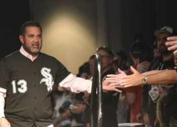 Ozzie Guillén aspira volver a dirigir en las Grandes Ligas