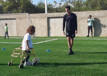 Colegio El Manglar inauguró cancha de fútbol