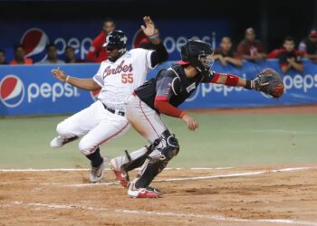 Doubront maniató a Cardenales y Caribes comanda 2-1 la serie final