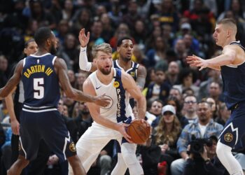 Sabonis logra triple doble; Pacers vence a Nuggets