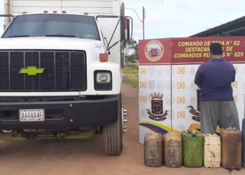 GNB retuvo casi más de 1.000 litros de combustible en el estado Bolívar