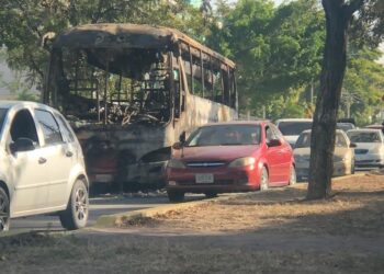 Se incendió autobús en Puerto La Cruz