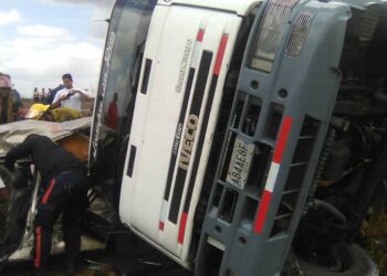 Colisión de vehículos dejó dos fallecidos en la zona sur