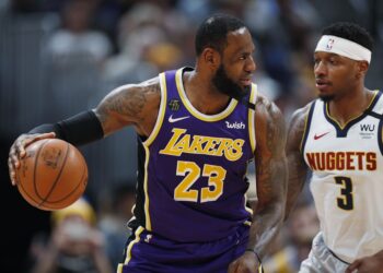 James, con triple doble, y Davis guían el éxito de Lakers sobre Nuggets