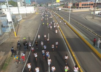 Carrera de 5k por Barcelona dio inicio al Carnaval