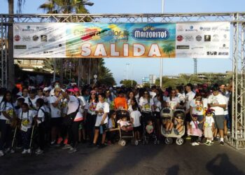 2.000 atletas participaron en la carrera Color Beach 2020 (+Fotos)
